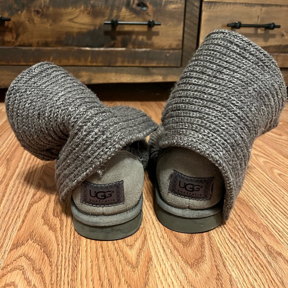 Gray Knit Uggs
